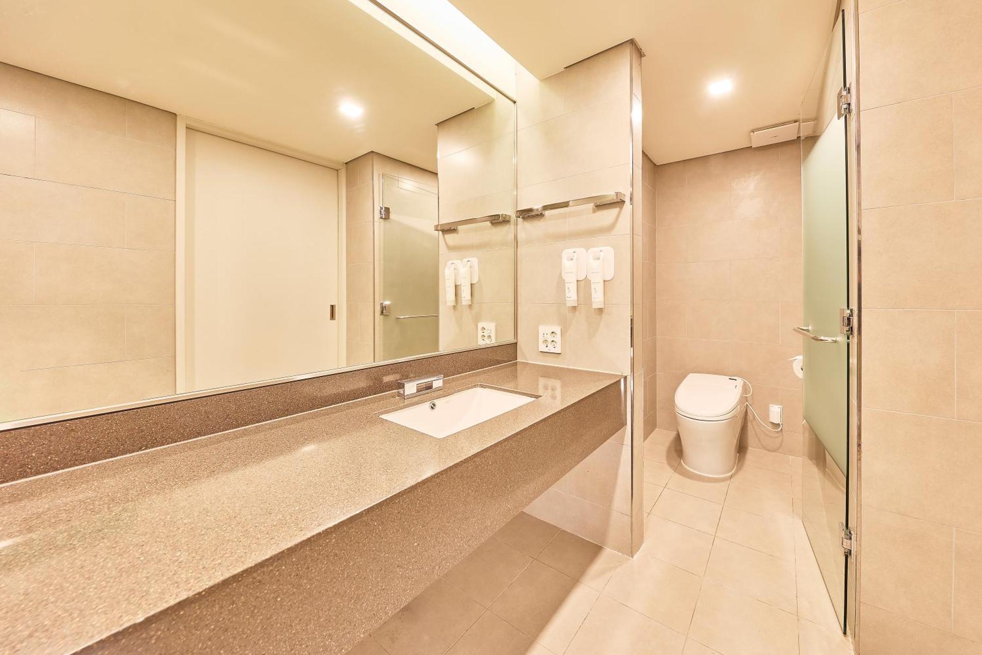Thomas Myeongdong Hotel